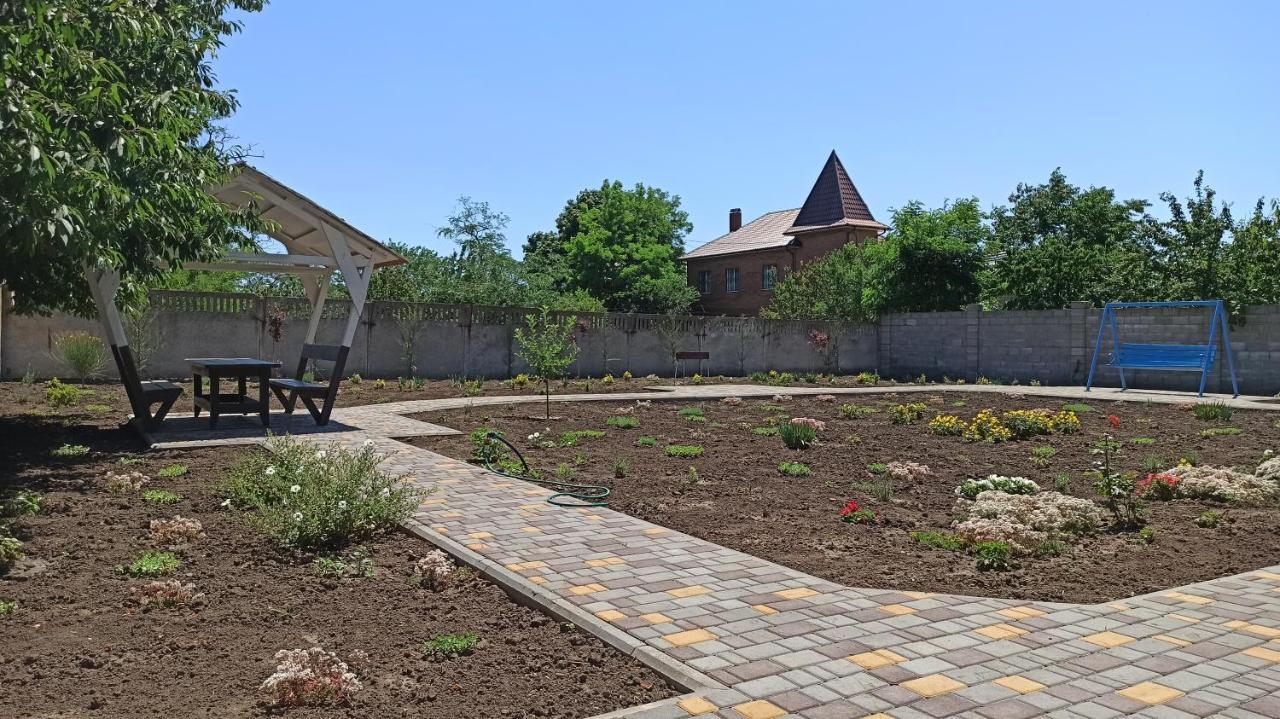 Hotel Eco House à TTchornomorsk Extérieur photo