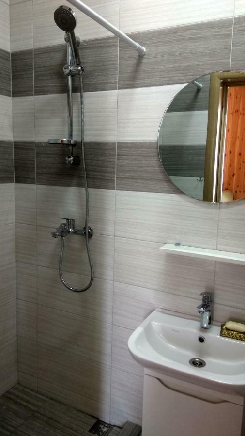 Hotel Eco House à TTchornomorsk Extérieur photo